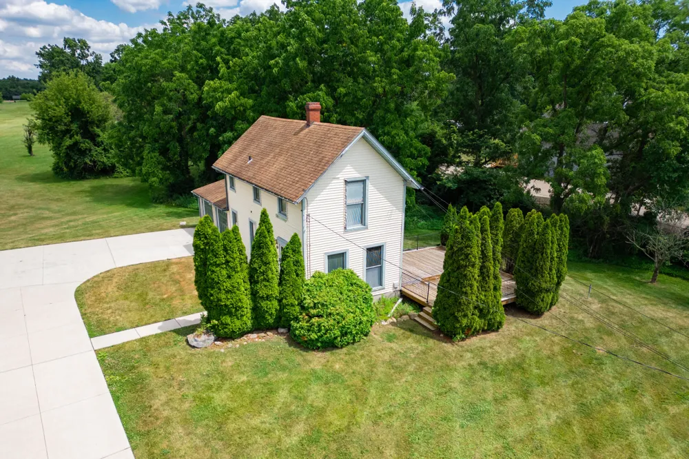 25653 W River Road Grosse Ile, MI 48138