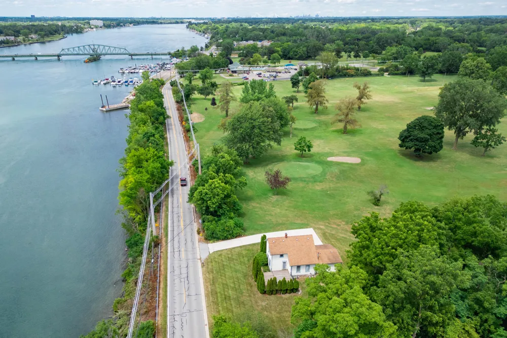 25653 W River Road Grosse Ile Township, MI 48138