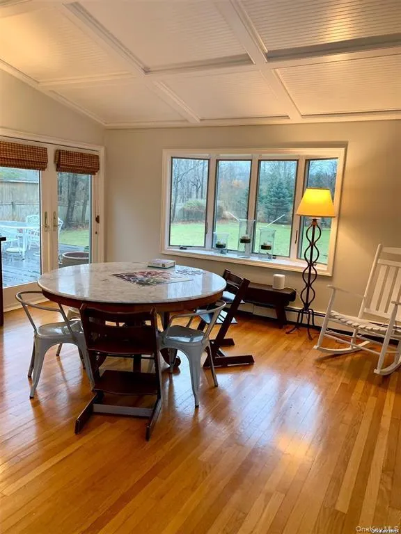6 Lynn Court Hampton Bays, NY 11946