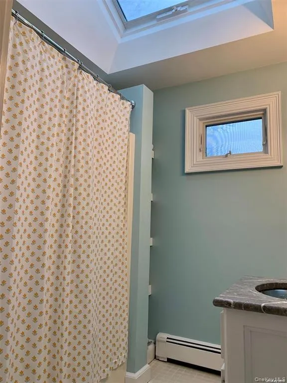 6 Lynn Court Hampton Bays, NY 11946
