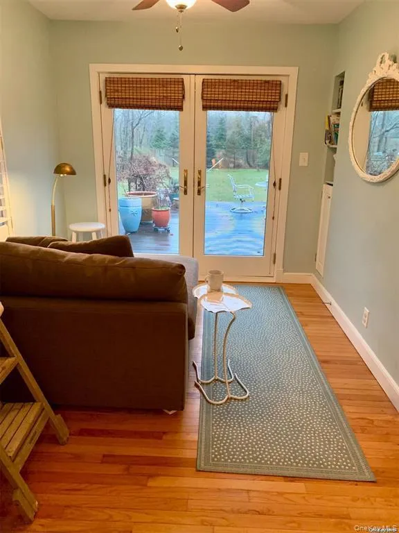 6 Lynn Court Hampton Bays, NY 11946