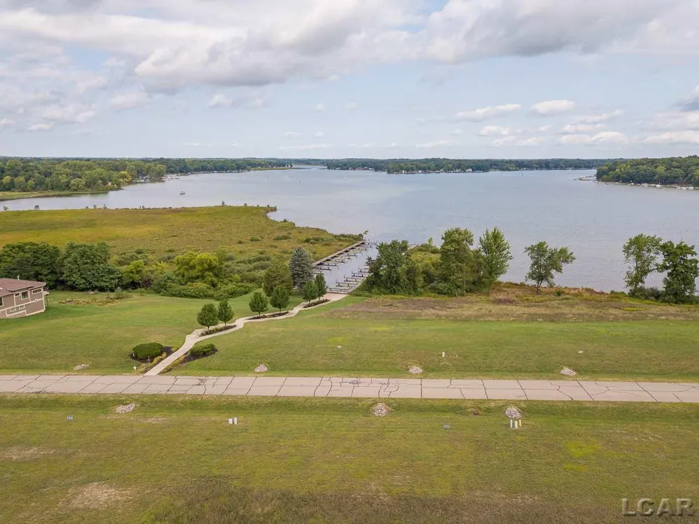 109 Bloomfield Boulevard Cambridge Township, MI 49230