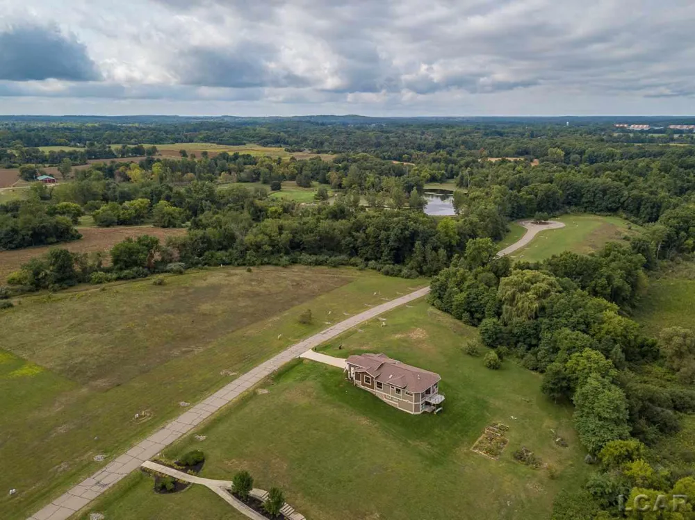 109 Bloomfield Boulevard Cambridge Township, MI 49230