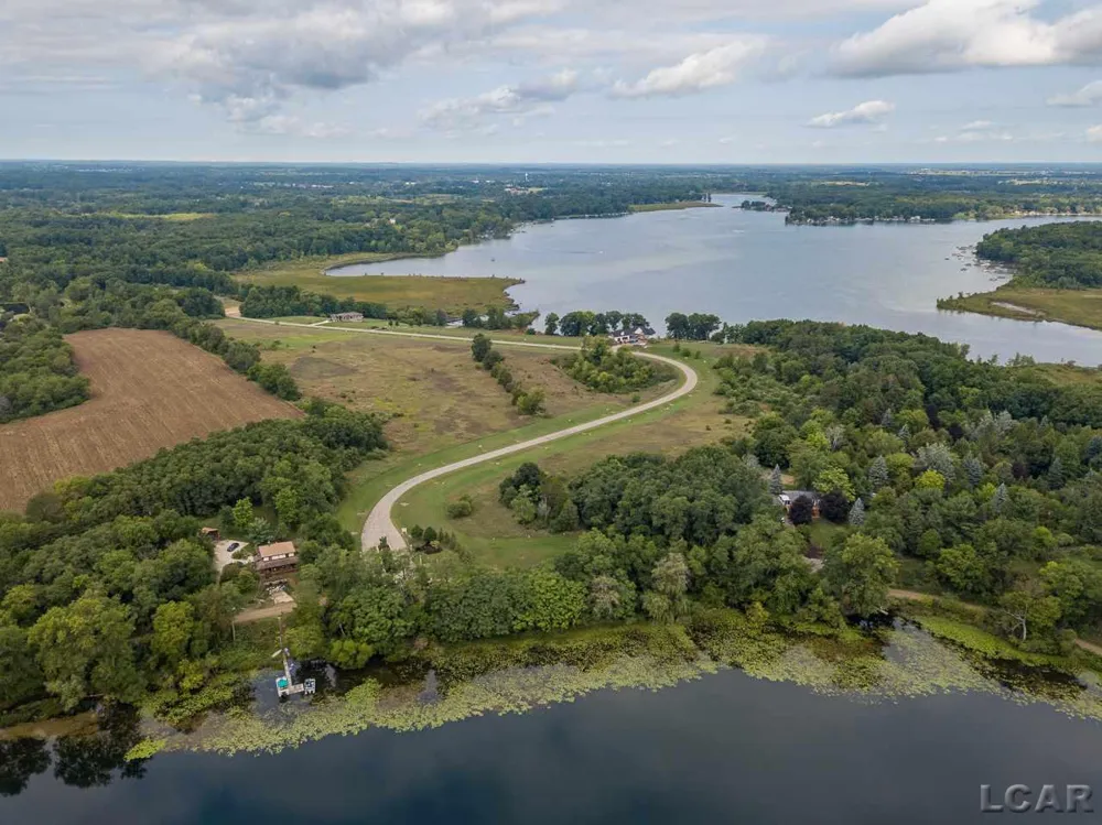109 Bloomfield Boulevard Cambridge Township, MI 49230