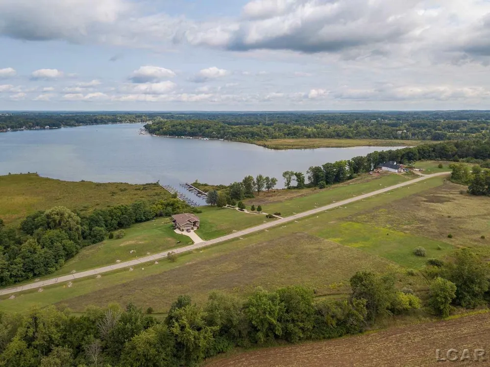 109 Bloomfield Boulevard Cambridge Township, MI 49230