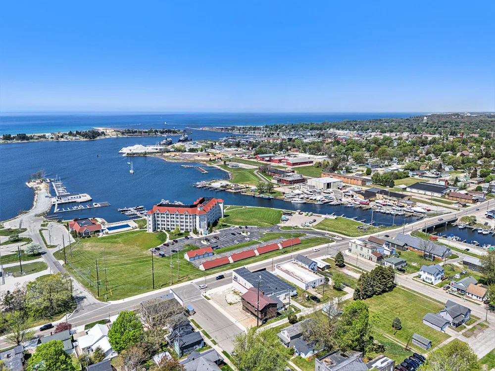 929 S Washington Avenue Ludington City, MI 49431