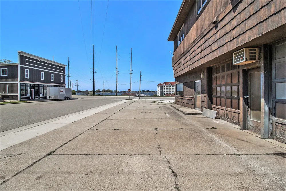 929 S Washington Avenue Ludington City, MI 49431