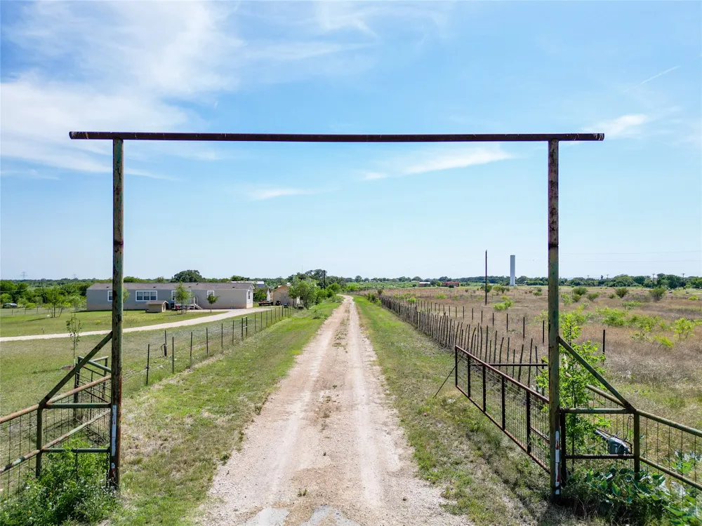 2143 Fm 1966 Maxwell, TX 78656