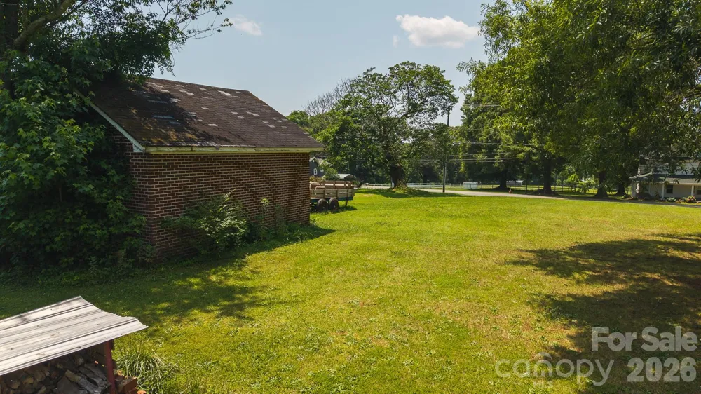 1040 NC 90 Highway W Taylorsville, NC 20681