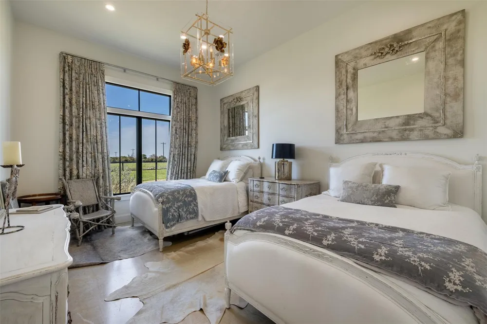 4620 Treybig - A Loop Fayetteville, TX 78940