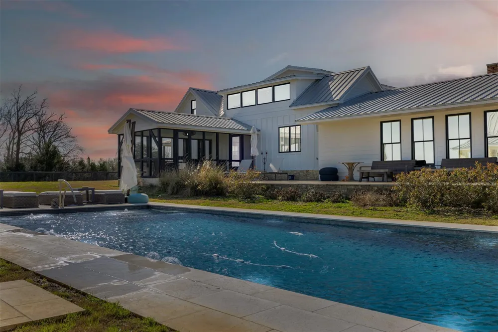 4620 Treybig - A Loop Fayetteville, TX 78940