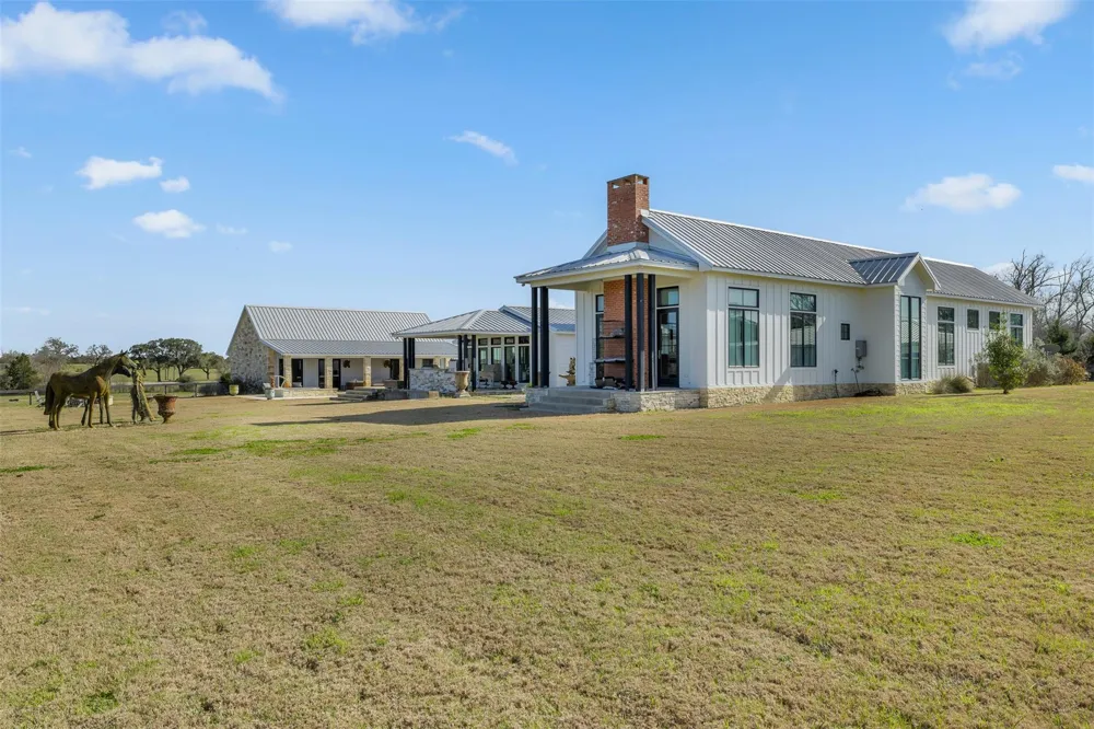 4620 Treybig - A Loop Fayetteville, TX 78940