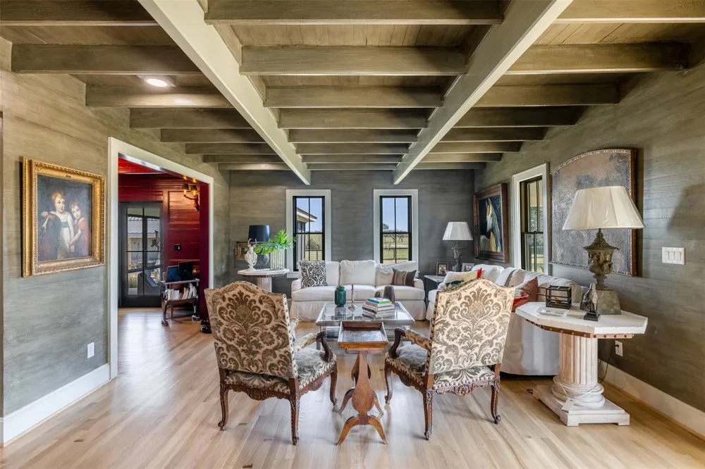 4620 Treybig - A Loop Fayetteville, TX 78940