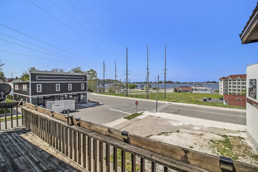 929 S Washington Avenue Ludington, MI 49431