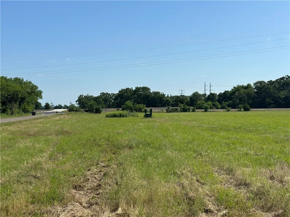 5002 CR 128 Iola, TX 77861
