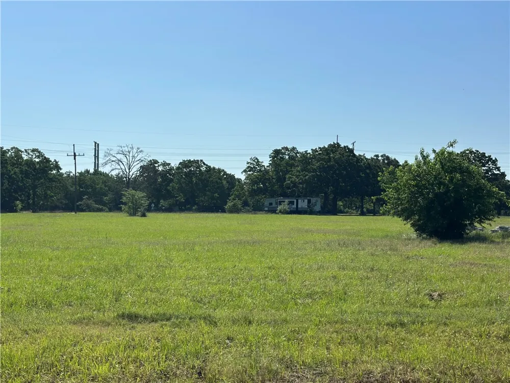 5002 CR 128 Iola, TX 77861