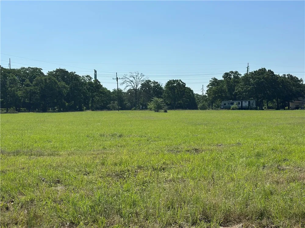 5002 CR 128 Iola, TX 77861