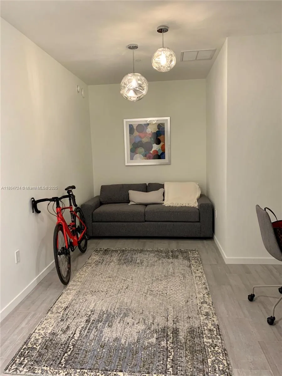 1000 Brickell Plz #1805 Miami, FL 33131