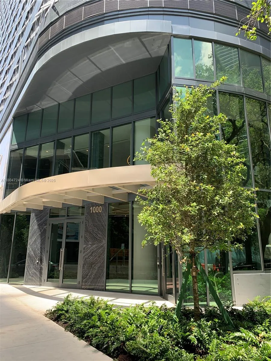 1000 Brickell Plz #1805 Miami, FL 33131