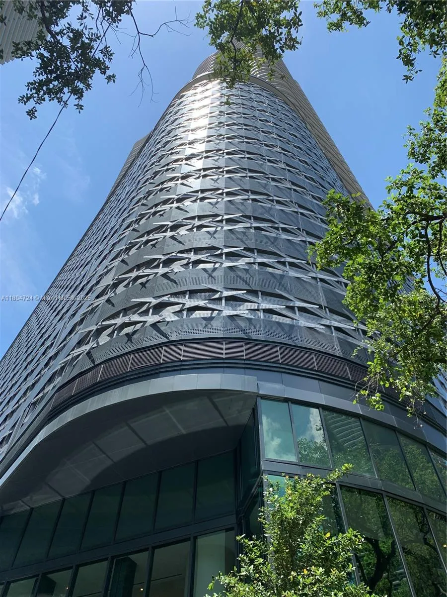 1000 Brickell Plz #1805 Miami, FL 33131