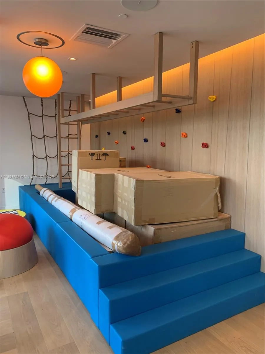 1000 Brickell Plz #1805 Miami, FL 33131
