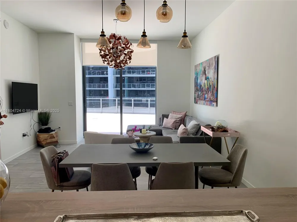 1000 Brickell Plz #1805 Miami, FL 33131