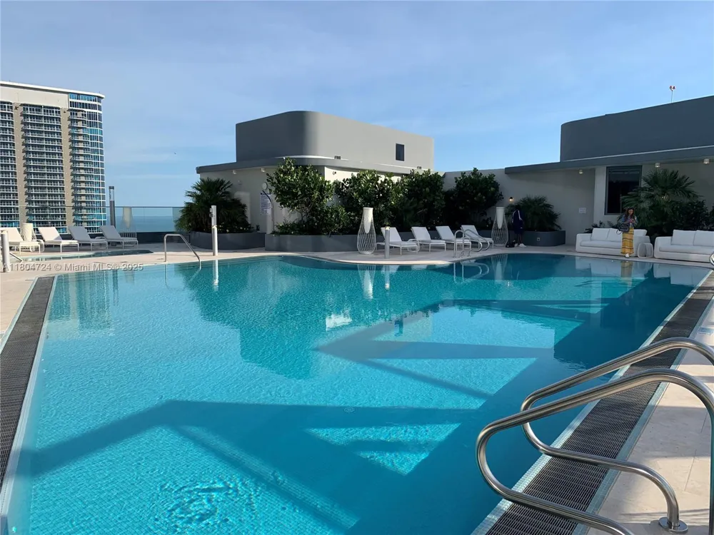 1000 Brickell Plz #1805 Miami, FL 33131