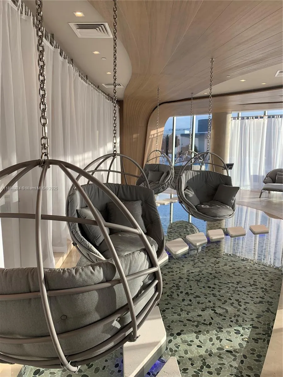 1000 Brickell Plz #1805 Miami, FL 33131