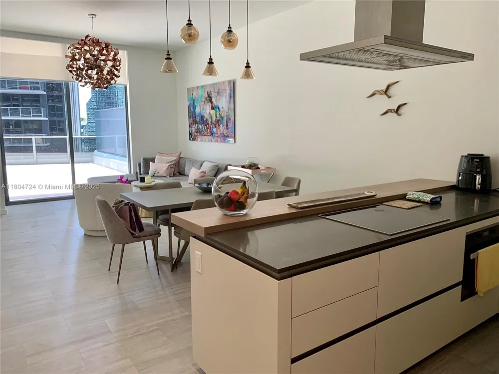 1000 Brickell Plz #1805 Miami, FL 33131