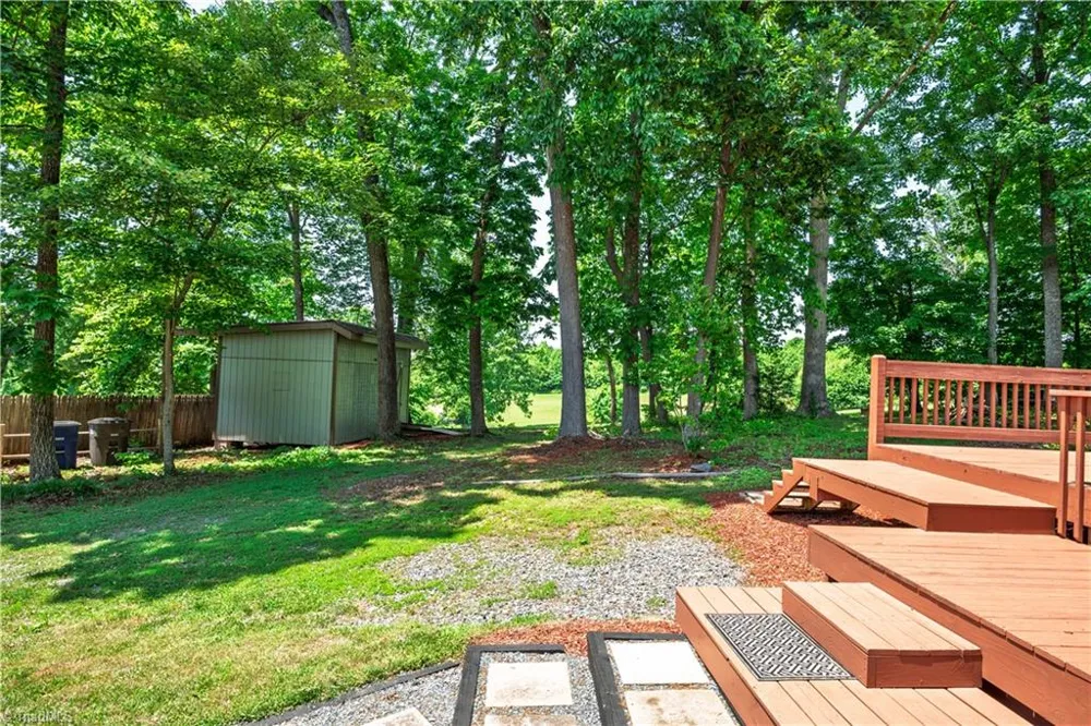 1625 Eagle Crest Drive Pfafftown, NC 27040