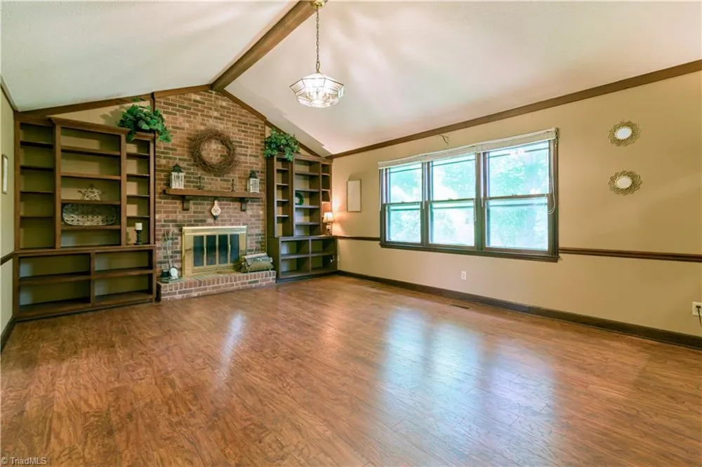1625 Eagle Crest Drive Pfafftown, NC 27040