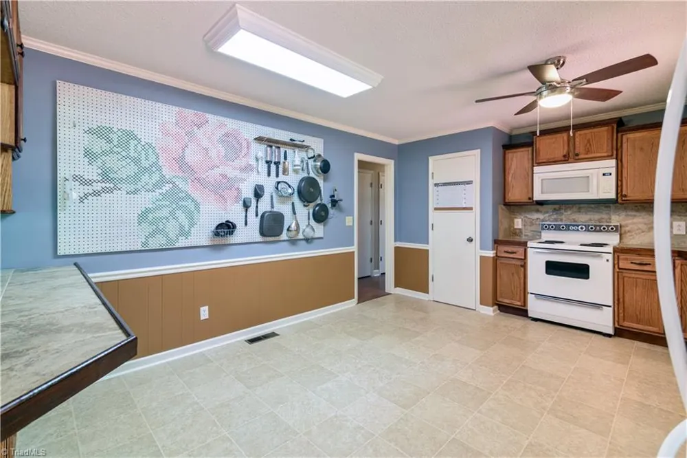 1625 Eagle Crest Drive Pfafftown, NC 27040