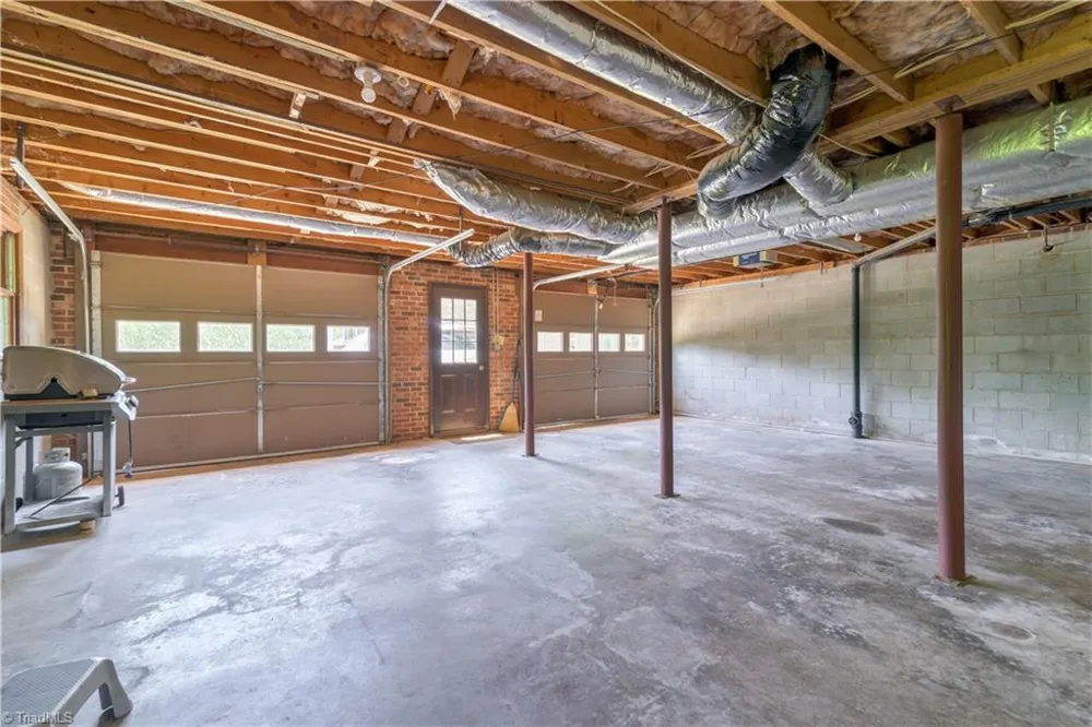 1625 Eagle Crest Drive Pfafftown, NC 27040