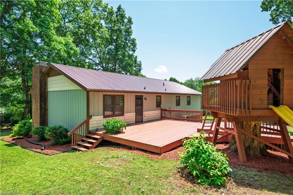 1625 Eagle Crest Drive Pfafftown, NC 27040
