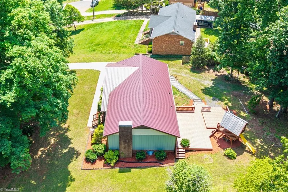 1625 Eagle Crest Drive Pfafftown, NC 27040