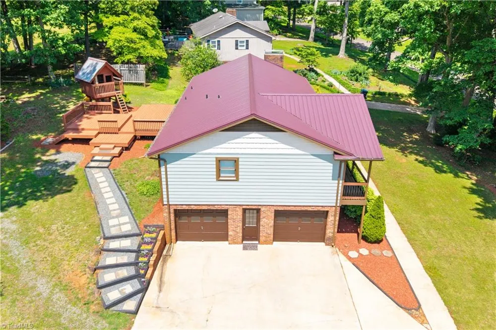 1625 Eagle Crest Drive Pfafftown, NC 27040