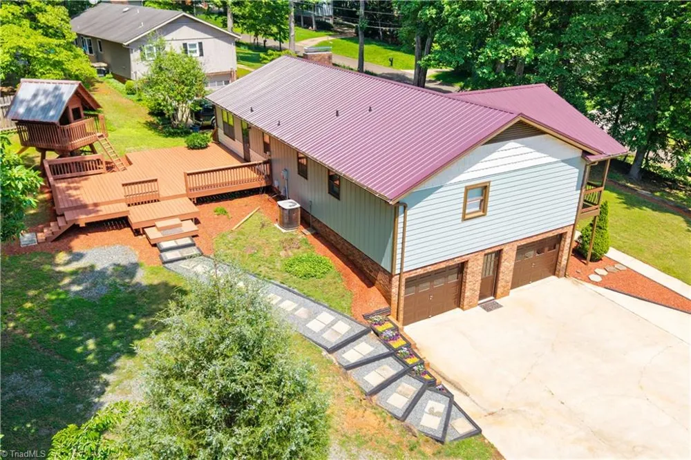 1625 Eagle Crest Drive Pfafftown, NC 27040