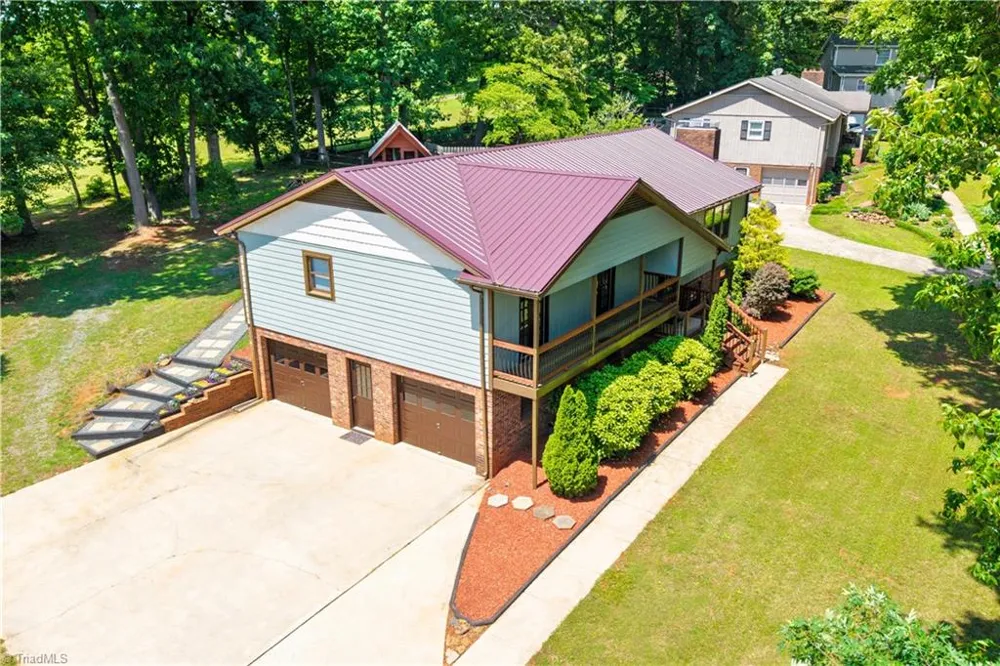 1625 Eagle Crest Drive Pfafftown, NC 27040