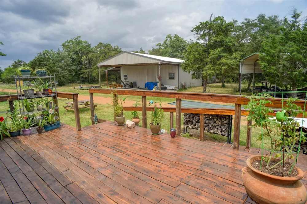 13831 Tx-95 Highway Flatonia, TX 78941