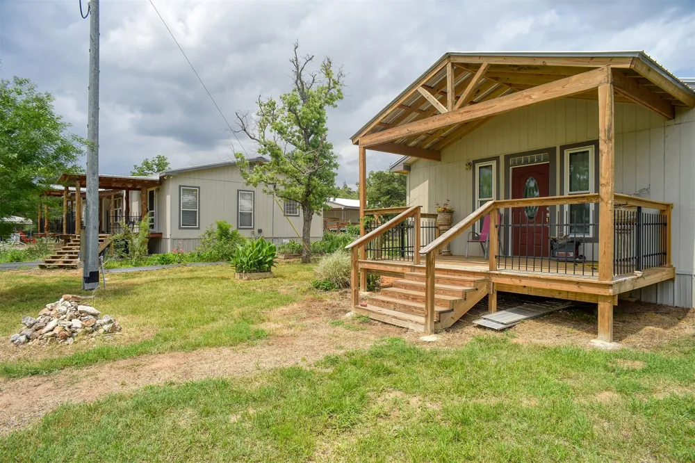 13831 Tx-95 Highway Flatonia, TX 78941
