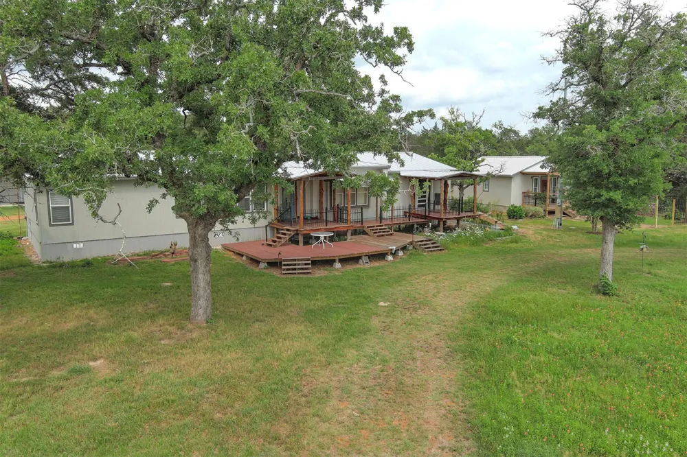 13831 Tx-95 Highway Flatonia, TX 78941