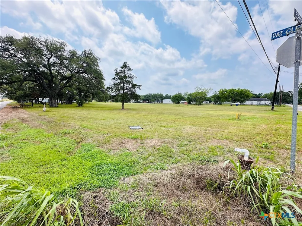 510 Pat Cleburne Street Yoakum, TX 77995