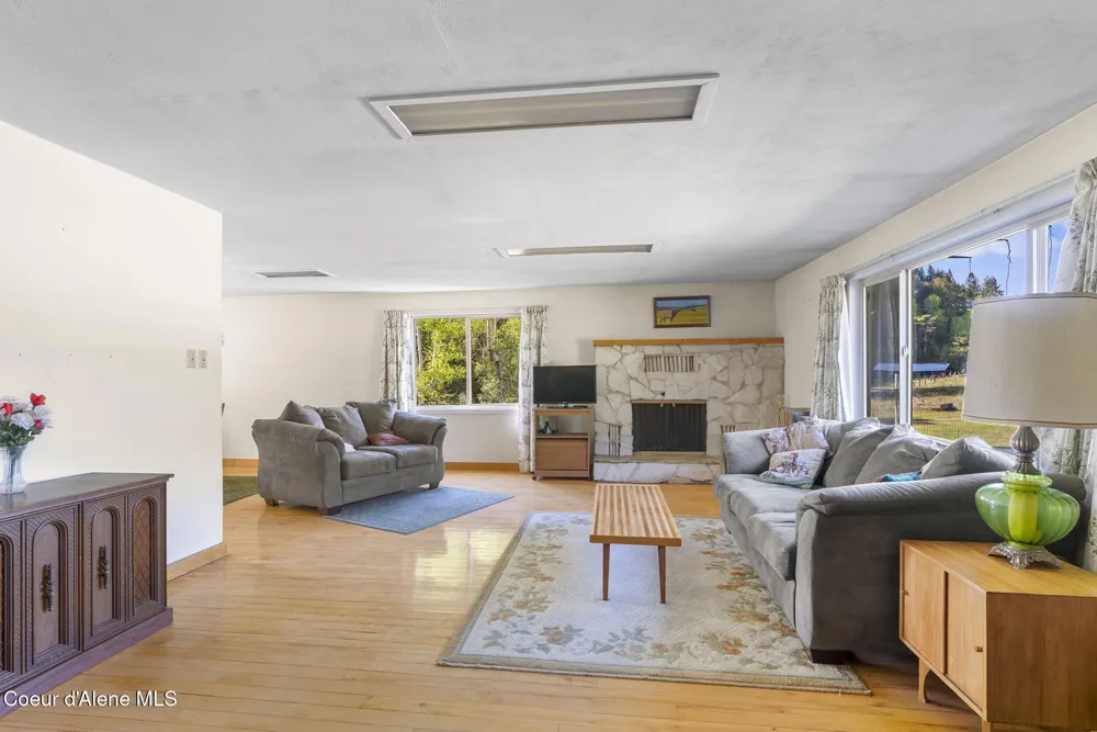 4345 Wilcox Road Northport, WA 99157