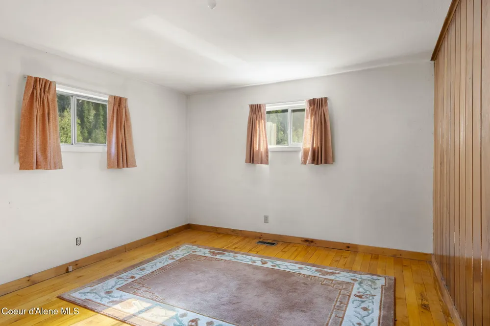 4345 Wilcox Road Northport, WA 99157