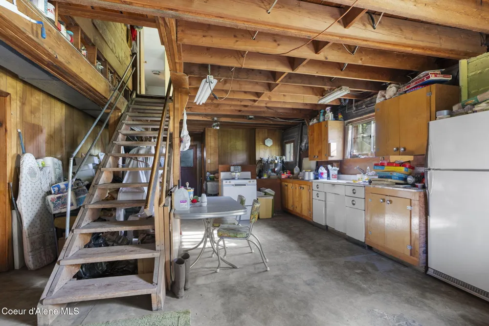 4345 Wilcox Road Northport, WA 99157