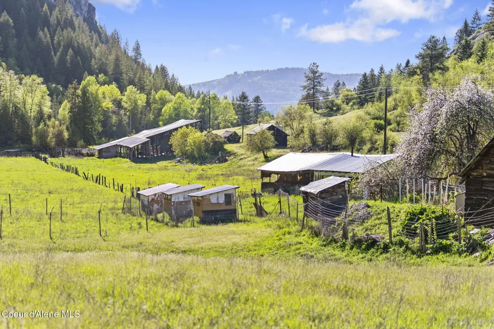 4345 Wilcox Road Northport, WA 99157