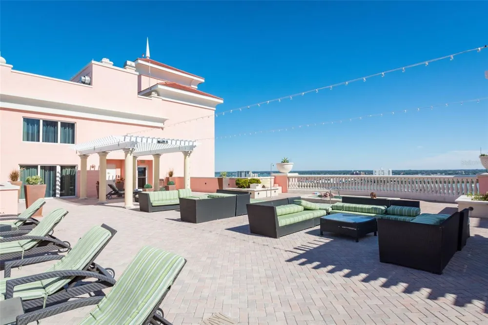 301 S GULFVIEW BOULEVARD #304 Clearwater Beach, FL 33767