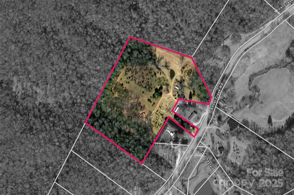 1557 Shoal Creek Road Balsam Grove, NC 28708