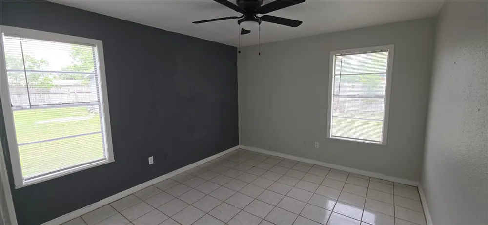 1013 Evergreen Street Mathis, TX 78368