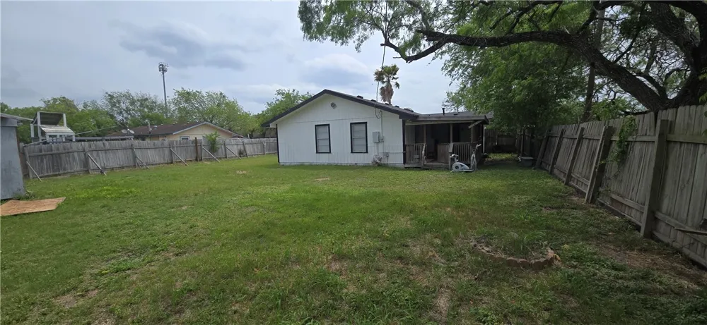 1013 Evergreen Street Mathis, TX 78368